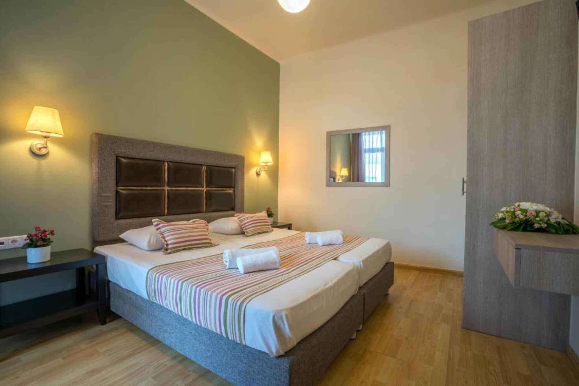 Alianthos Beach Hotel Плакиас Экстерьер фото