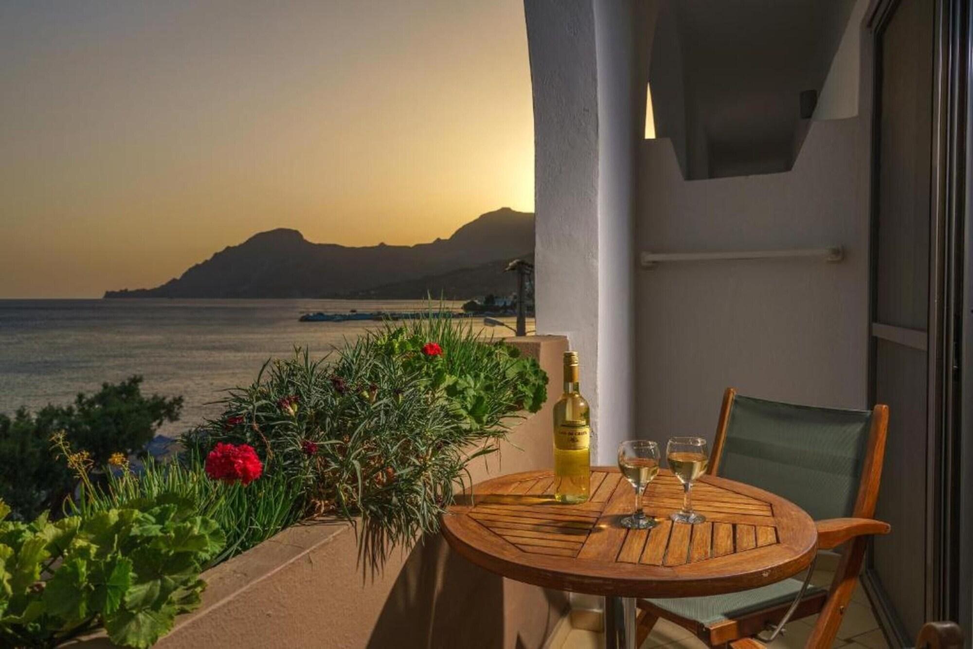 Alianthos Beach Hotel Плакиас Экстерьер фото